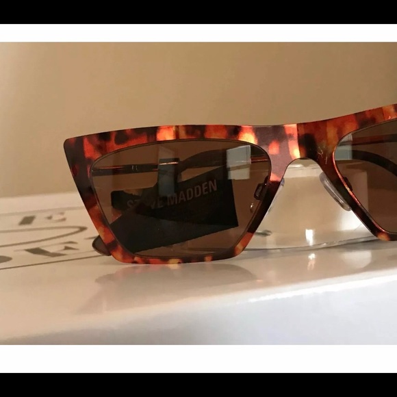Steve Madden 50mm Metal Frame Cat Eye Sunglasses - Picture 3 of 5